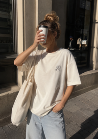 Avoiding people tee