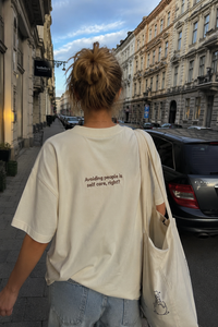 Avoiding people tee